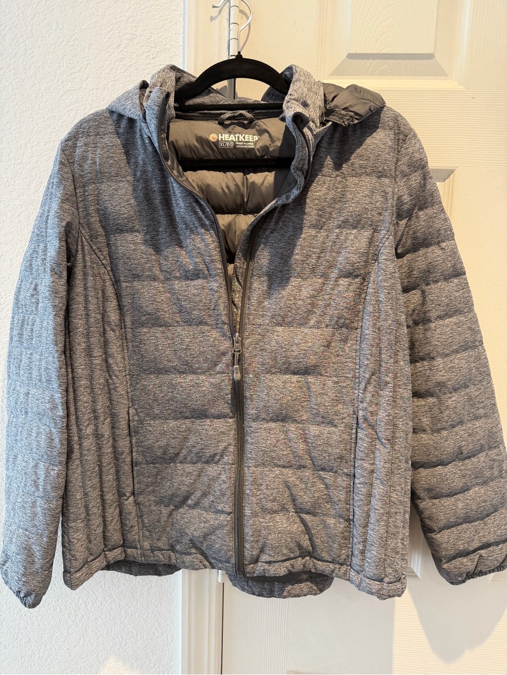 HEATKEEP Women's Gray Quilted Puffer Jacket with Hood